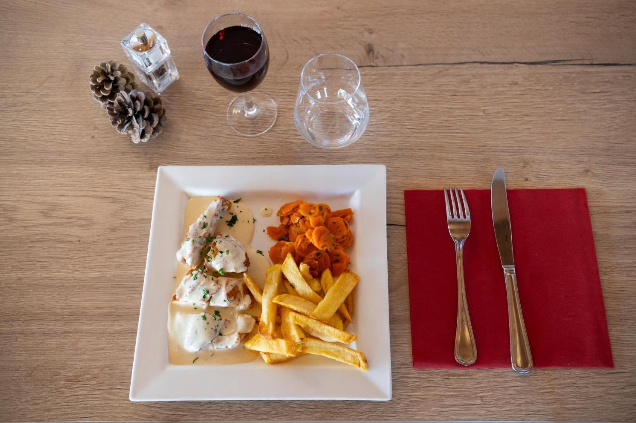 Hotel Restaurant Le Centre Lélex Eksteriør bilde